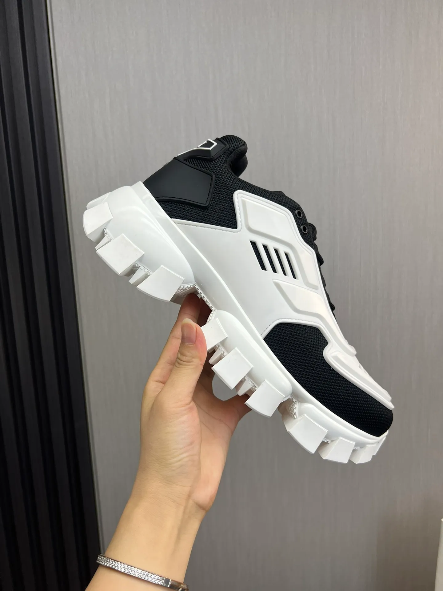 Men's shoes 💰620💰 [PRADA] Popular thick-soled shoes for couples 👩‍❤️‍👨 Available all year round ✔️Official website synchronization Original fly-knit film fabric + cowhide lining, 1⃣️ to 1⃣️ replica, original sole, 36-45 (45 made to order, non-refundable)